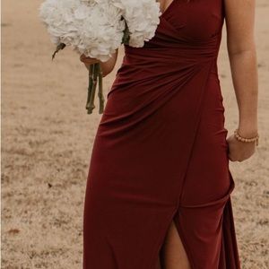 Size small. Windsor brand. Maroon in color.